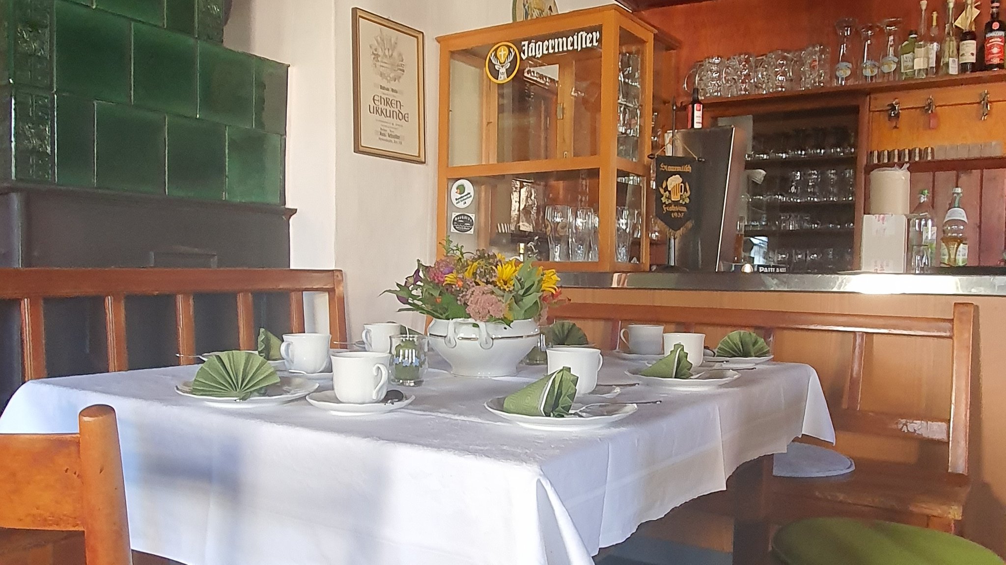 Der Schanktresen im „Gasthaus zum Goldenen Stern“  im Bundorfer Ortsteil Schweinshaupten