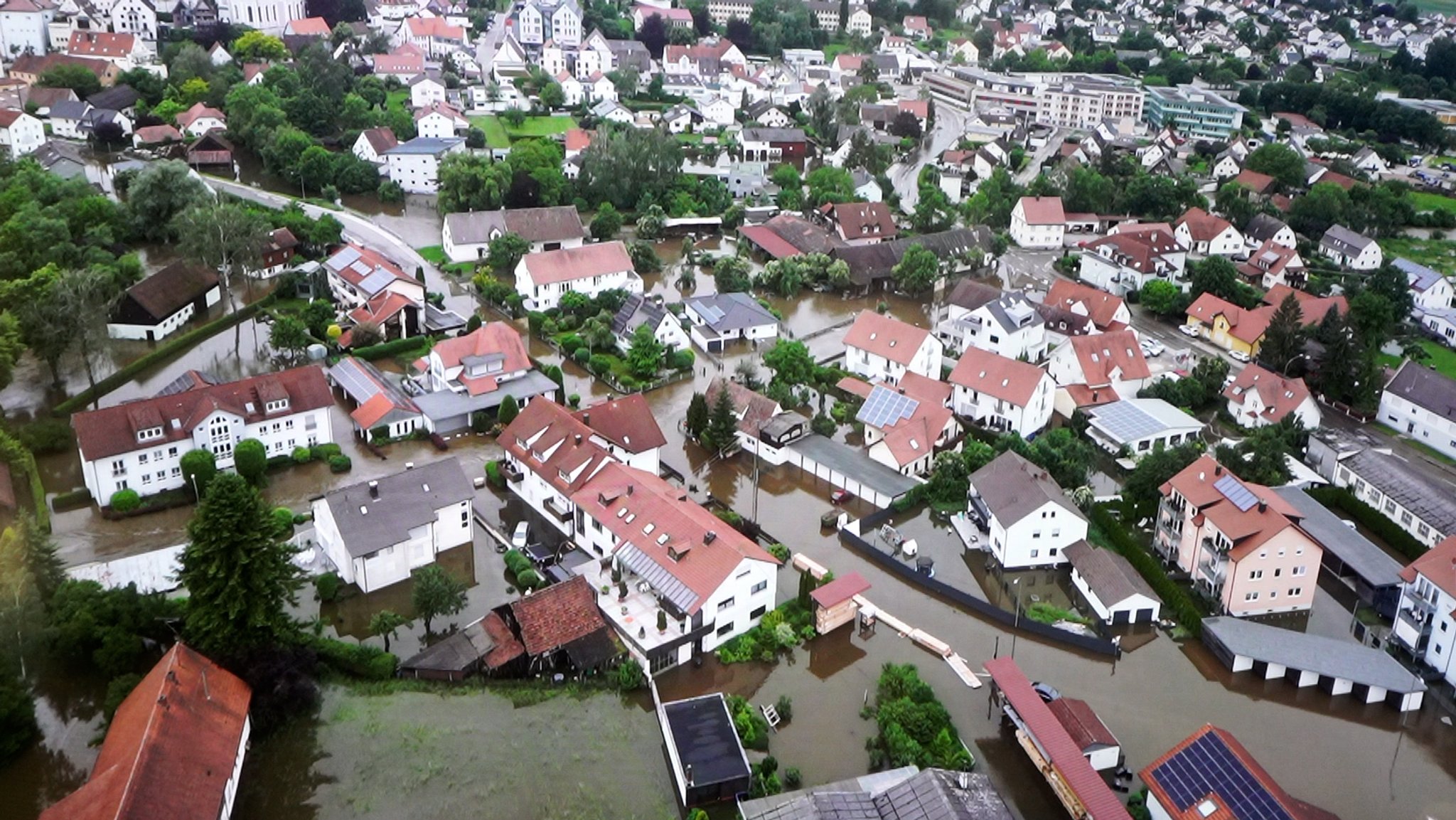 Burgau während des Hochwassers 2024 | Bild: BR/ Peter Allgaier Burgau während des Hochwassers 2024