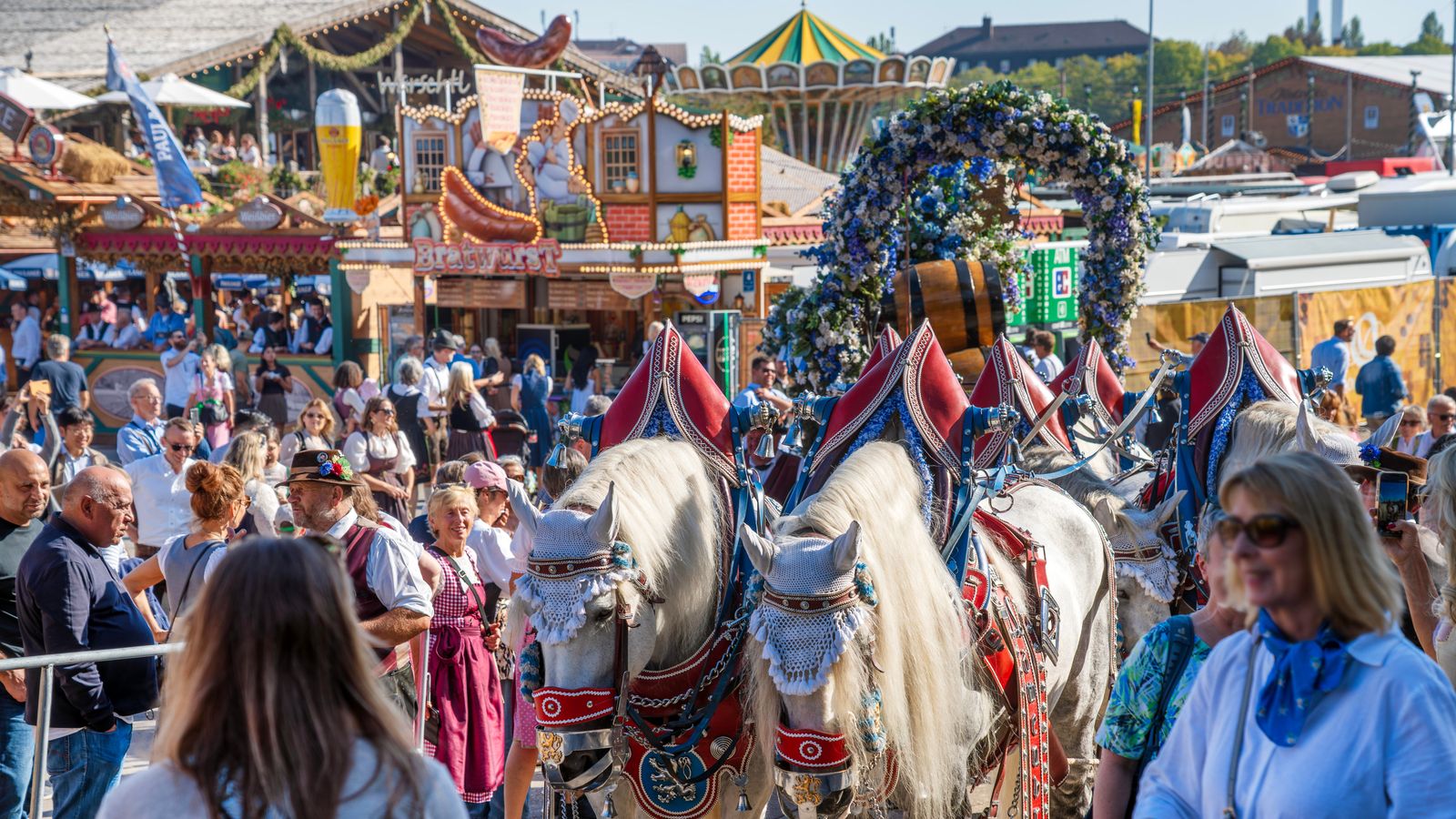 Satt Sonne satt auf der Wiesn 2026 – gefolgt vom goldenen Oktober | BR24