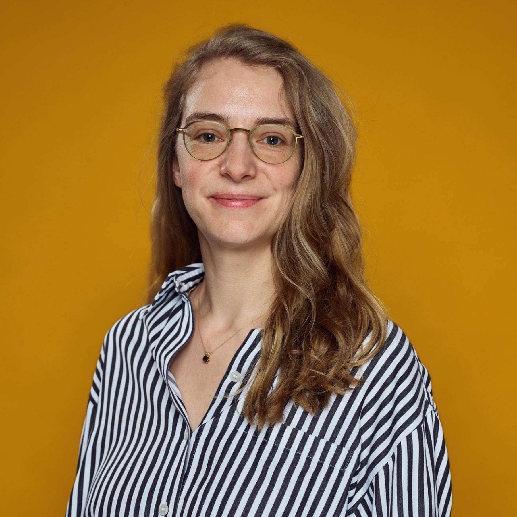 Von Linguine und Linguistik: DUDEN-Chefredakteurin Dr. Laura Neuhaus