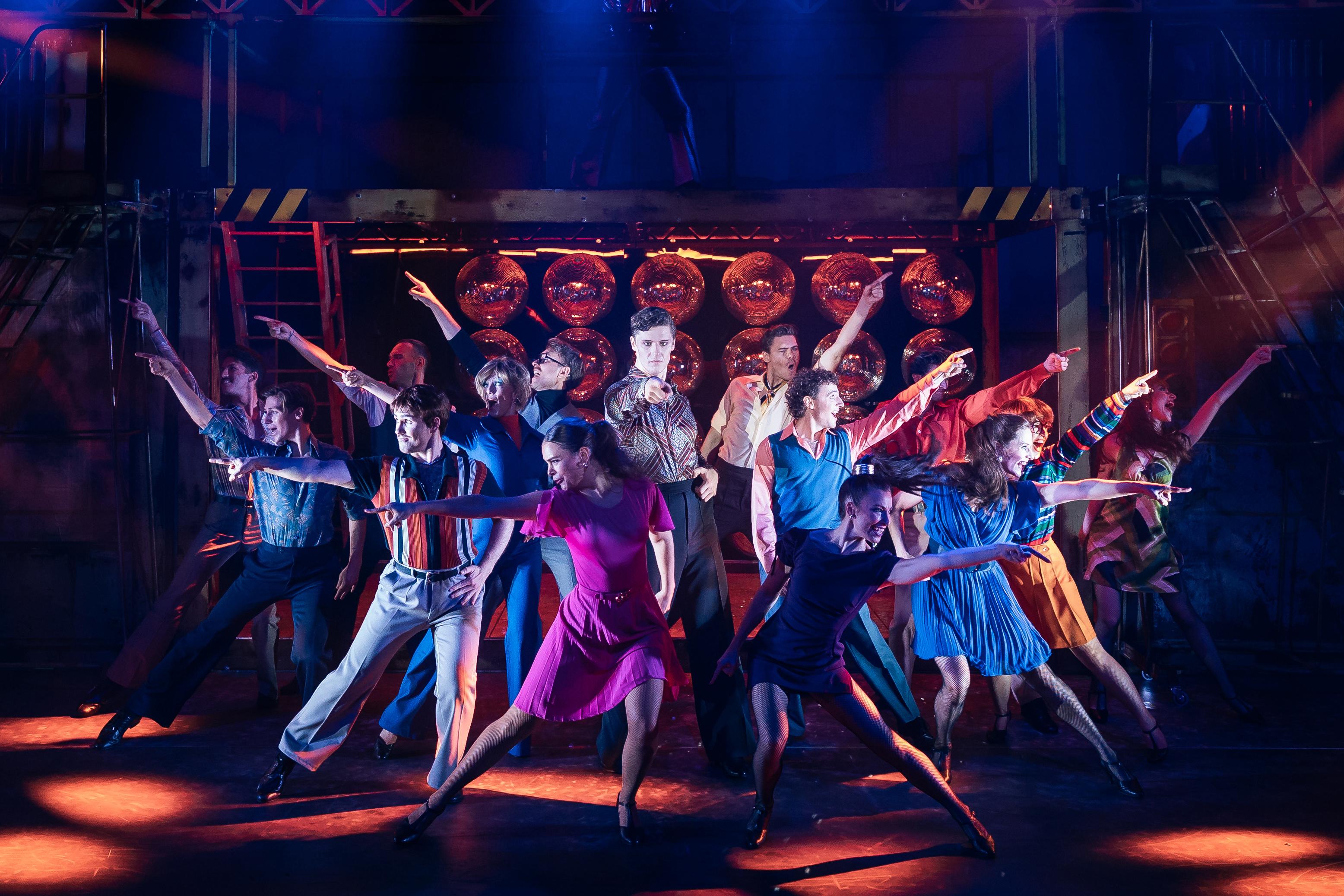 Tänzer im Disco-Fieber