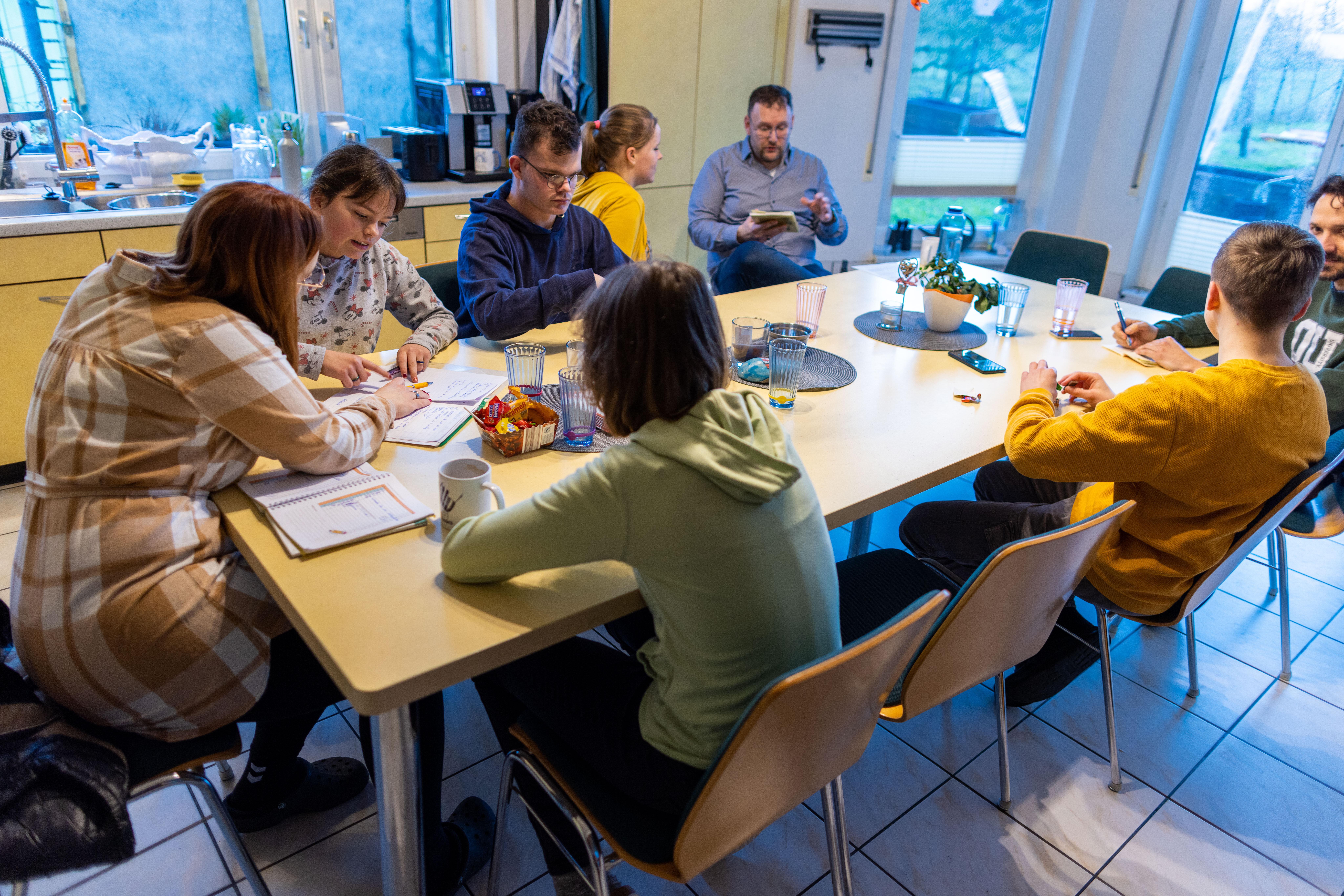 Eine Pflegefamilie in Norddeutschland (Archiv) 