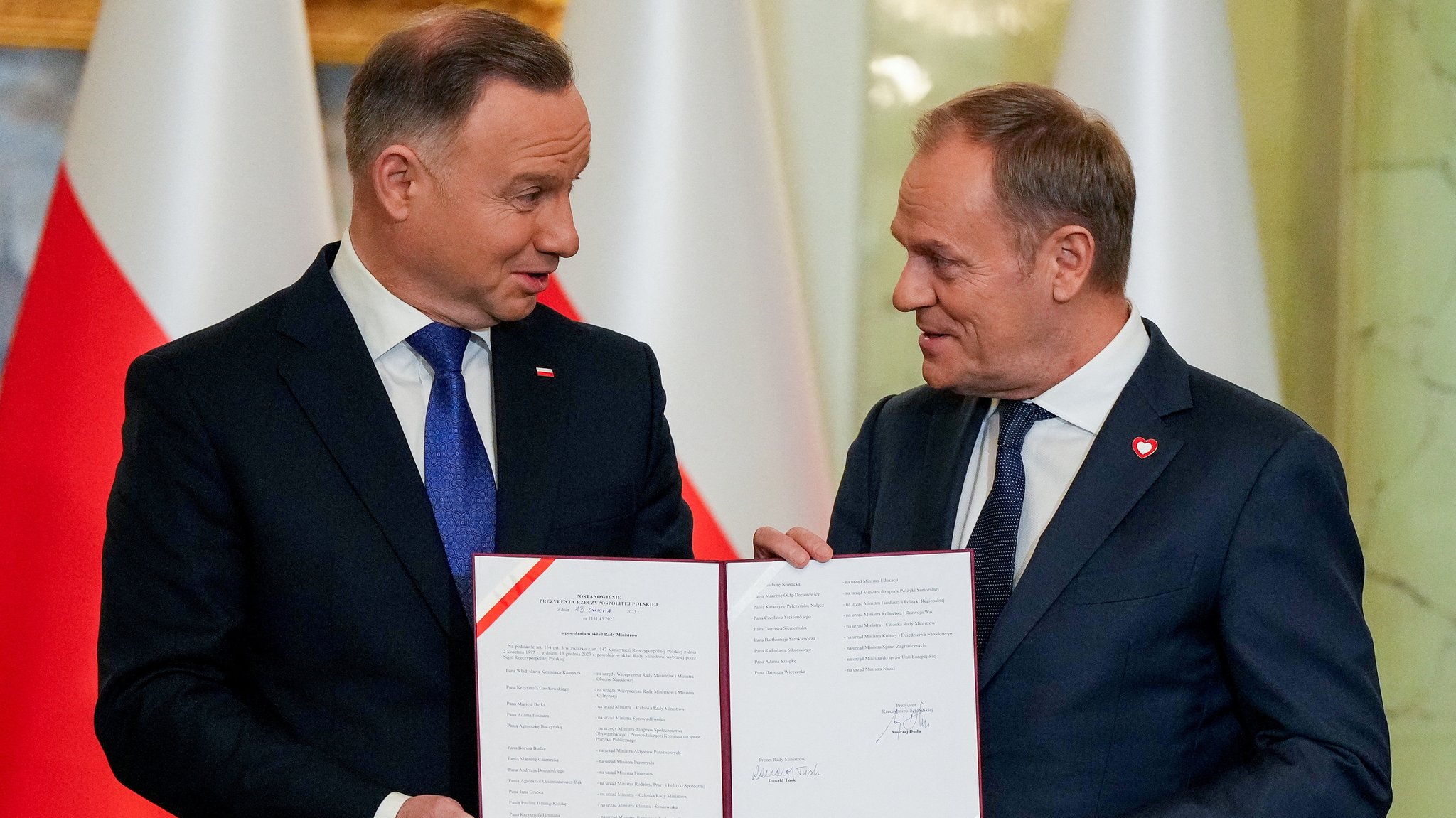 Präsident Duda und Donald Tusk (r.) bei der Vereidigungszeremonie