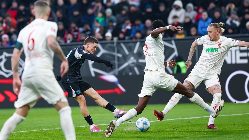 Spielszene: FC Augsburg - Bayer 04 Leverkusen | Bild: picture alliance/dpa | Daniel Löb Spielszene: FC Augsburg - Bayer 04 Leverkusen