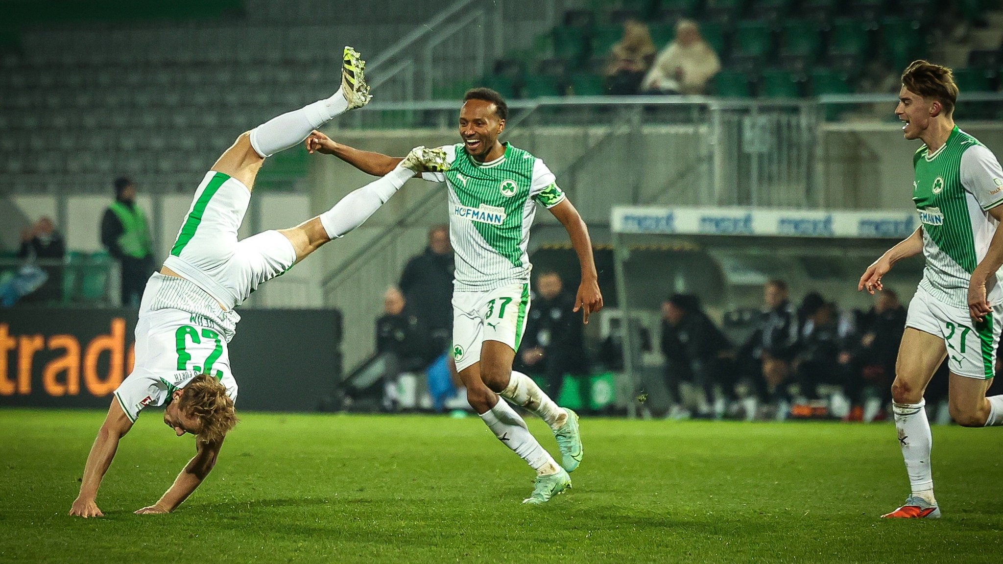 Erlösung in Minute 95: Fürth feiert goldenen Last-Minute-Erfolg