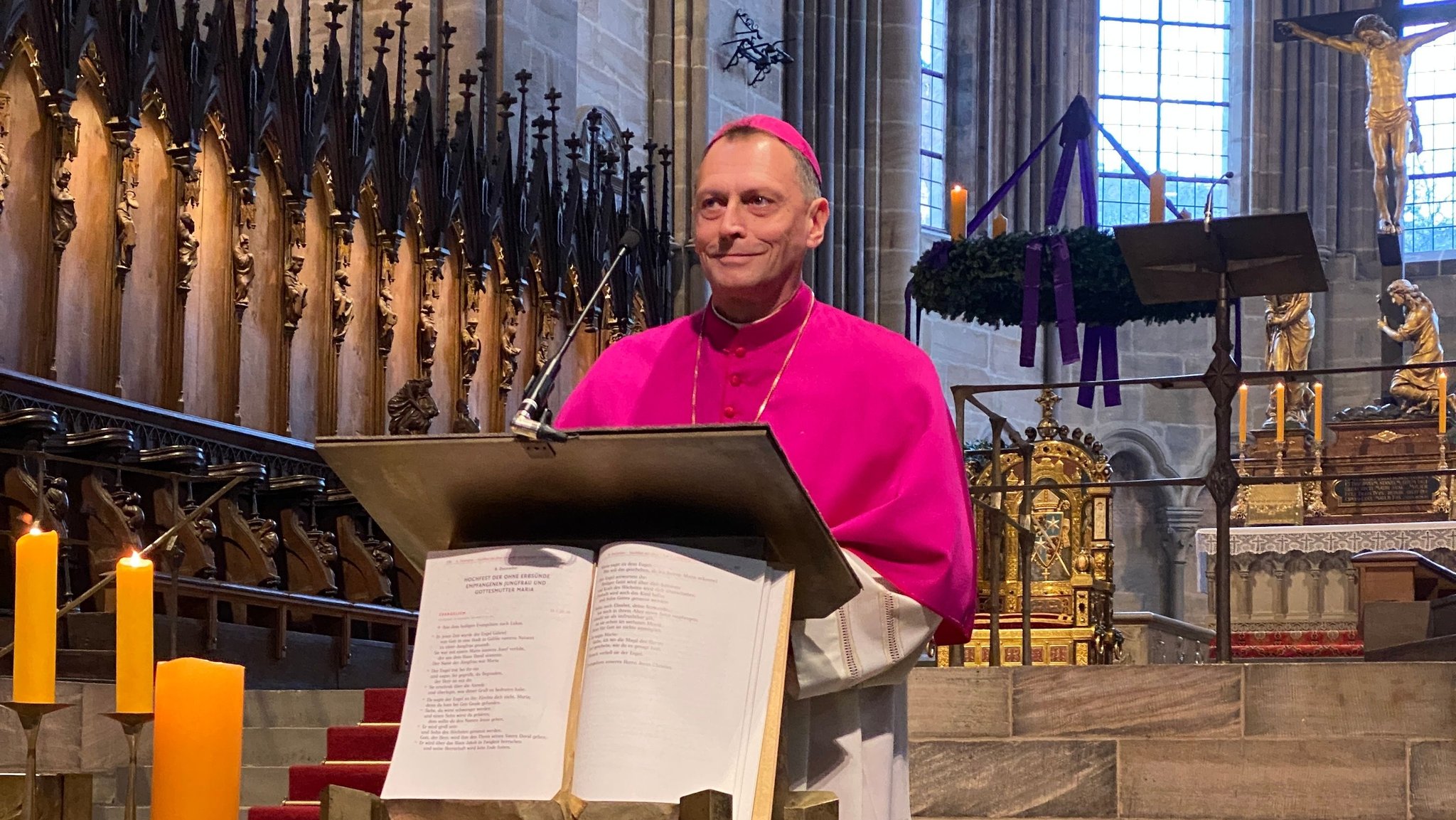 Erzbischof Herwig Gössl beim Gottesdienst. 