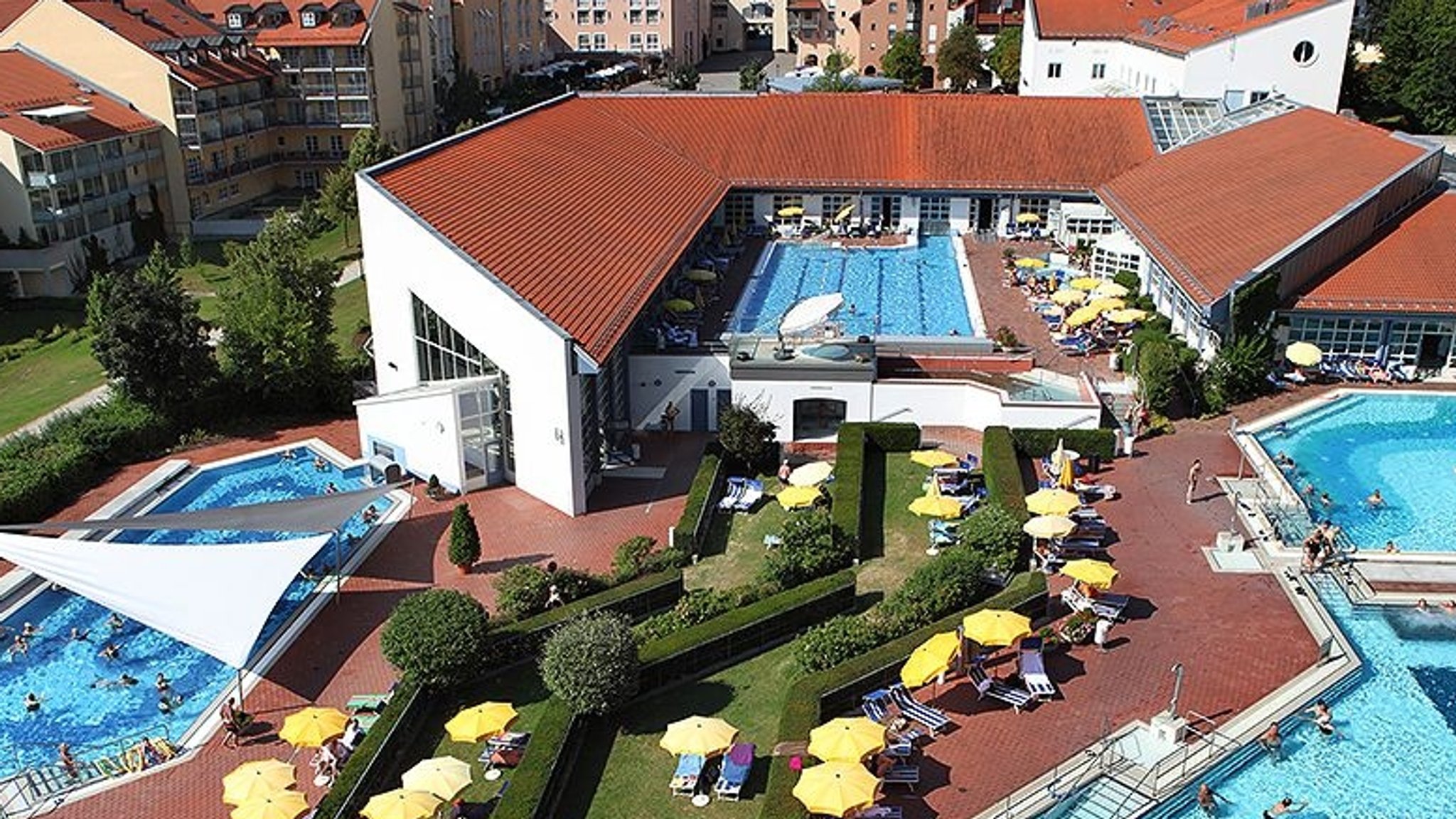 Der Außenbereich der Wohlfühltherme Bad Griesbach