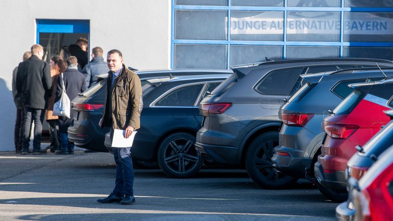 Franz Schmid kurz vor seiner Wahl zum Vorsitzenden der Generation Deutschland in Bayern | Bild: picture alliance/dpa | Stefan Puchner Franz Schmid kurz vor seiner Wahl zum Vorsitzenden der Generation Deutschland in Bayern