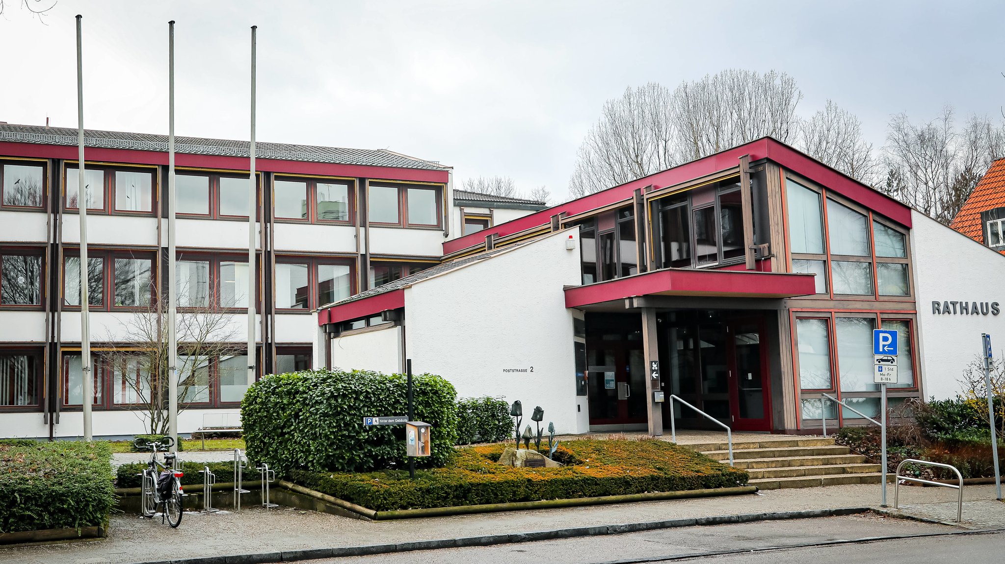 Das Rathaus Puchheim - Haupteingang.