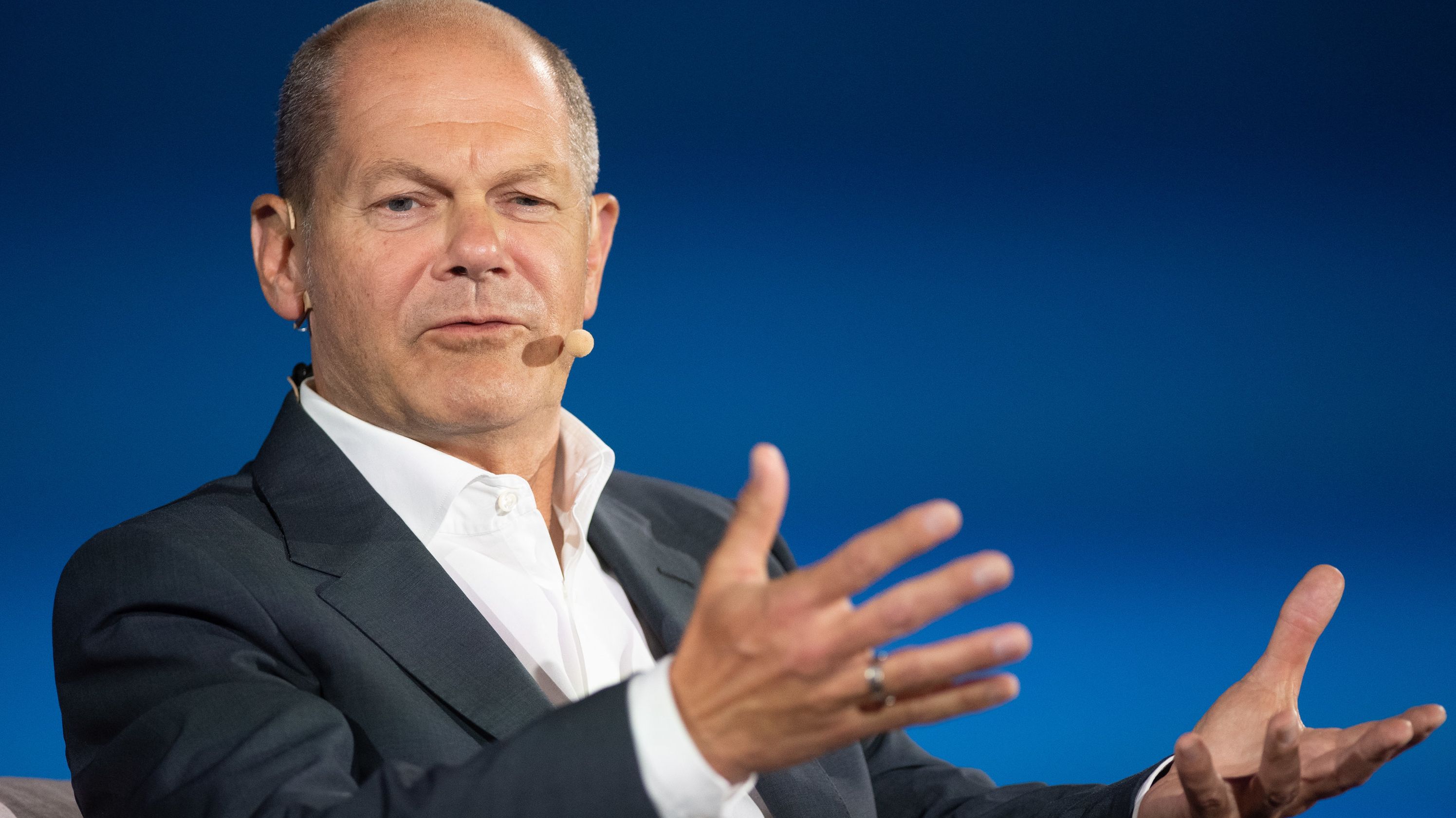 Olaf Scholz' persönliche Einblicke - Vimarsana News