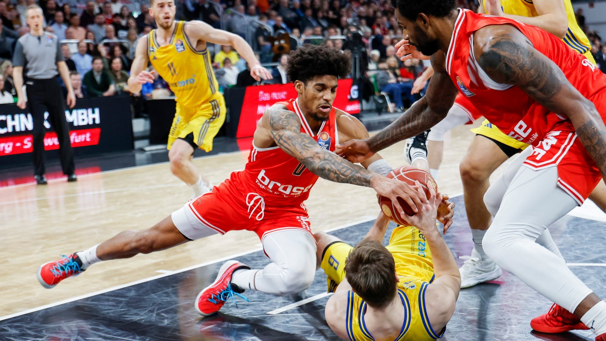 Duell der alten Rivalen: Bamberg Baskets überrennen Alba Berlin