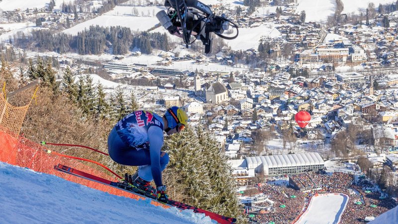 Abfahrt in Kitzbühel | Bild: picture-alliance/dpa Abfahrt in Kitzbühel