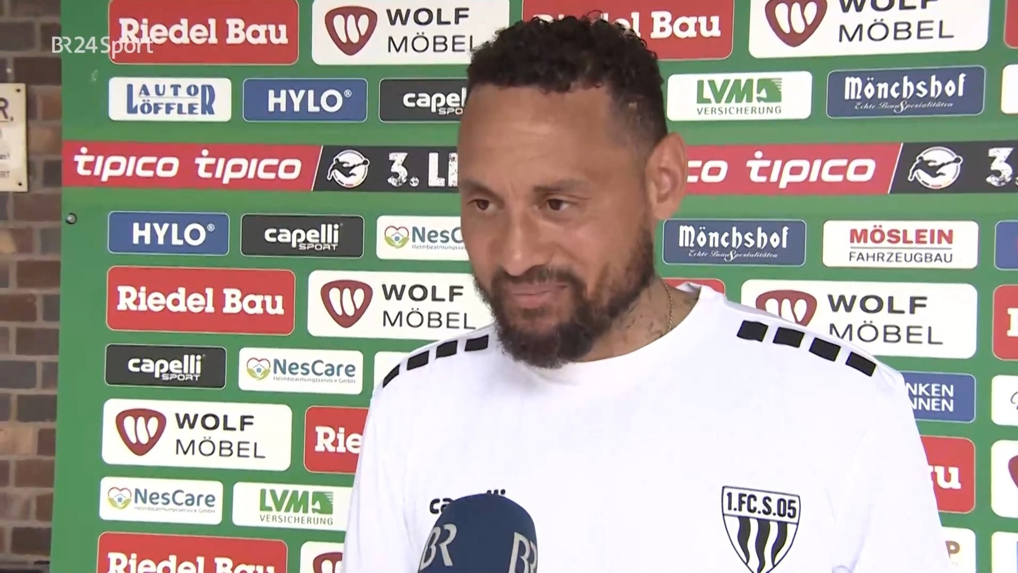 Jermaine Jones am BR-Mikrofon
