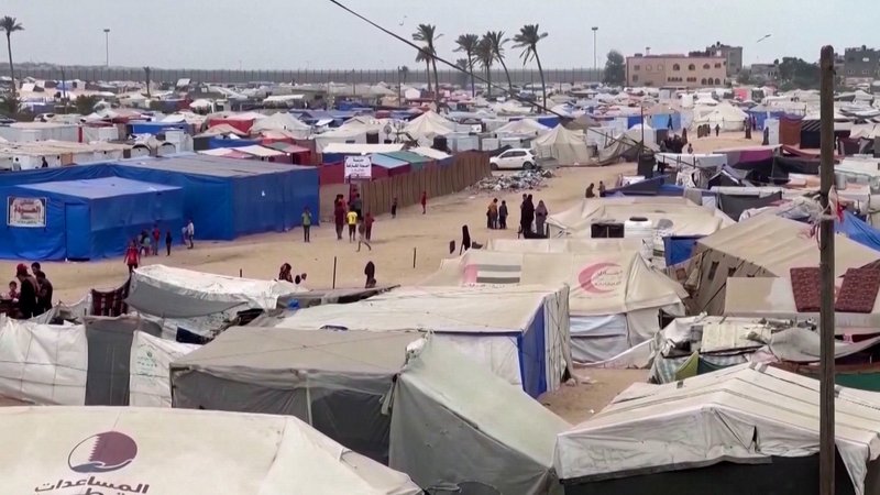 Blick auf eine Zeltstadt. | Bild: BR Blick auf eine Zeltstadt.