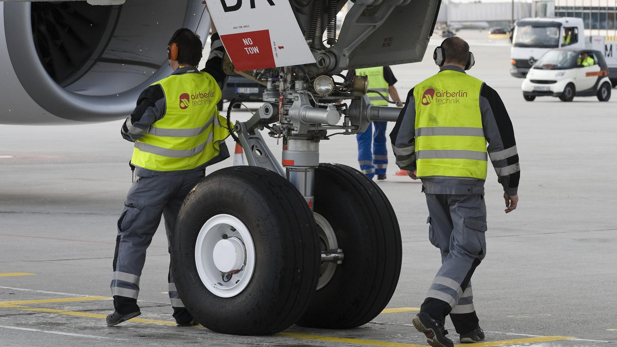 Technisches Bodenpersonal am Flughafen München