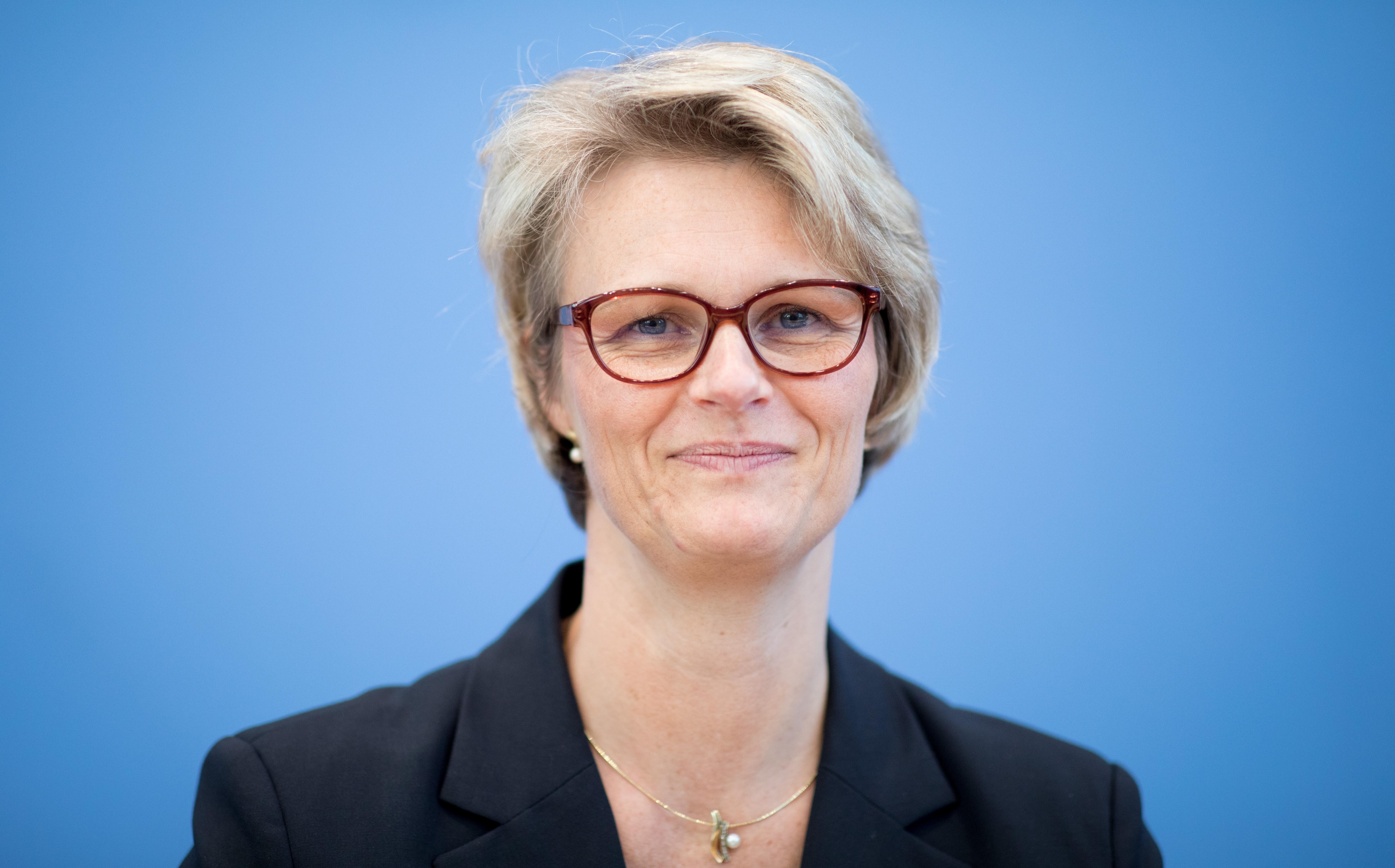 Bildungsministerin Karliczek Stellt Berufsbildungsbericht Vor | BR24