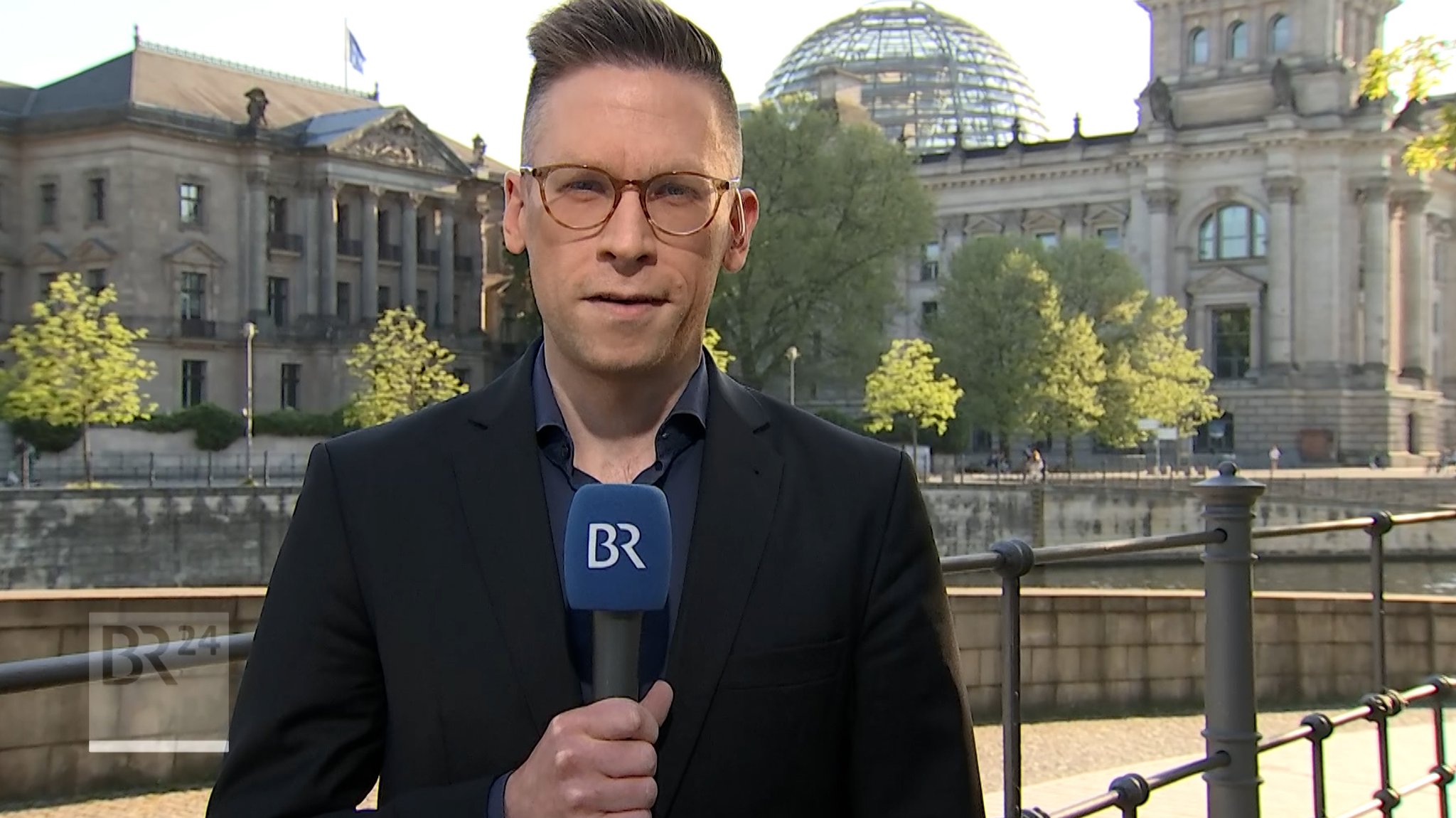 BR-Korrespondent Björn Dake im Interview