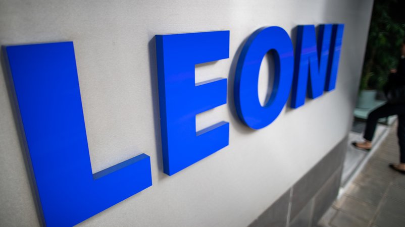 Unterschiedliche Reaktionen auf den Leoni-Verkauf | Bild: dpa-Bildfunk/Daniel Karmann Unterschiedliche Reaktionen auf den Leoni-Verkauf