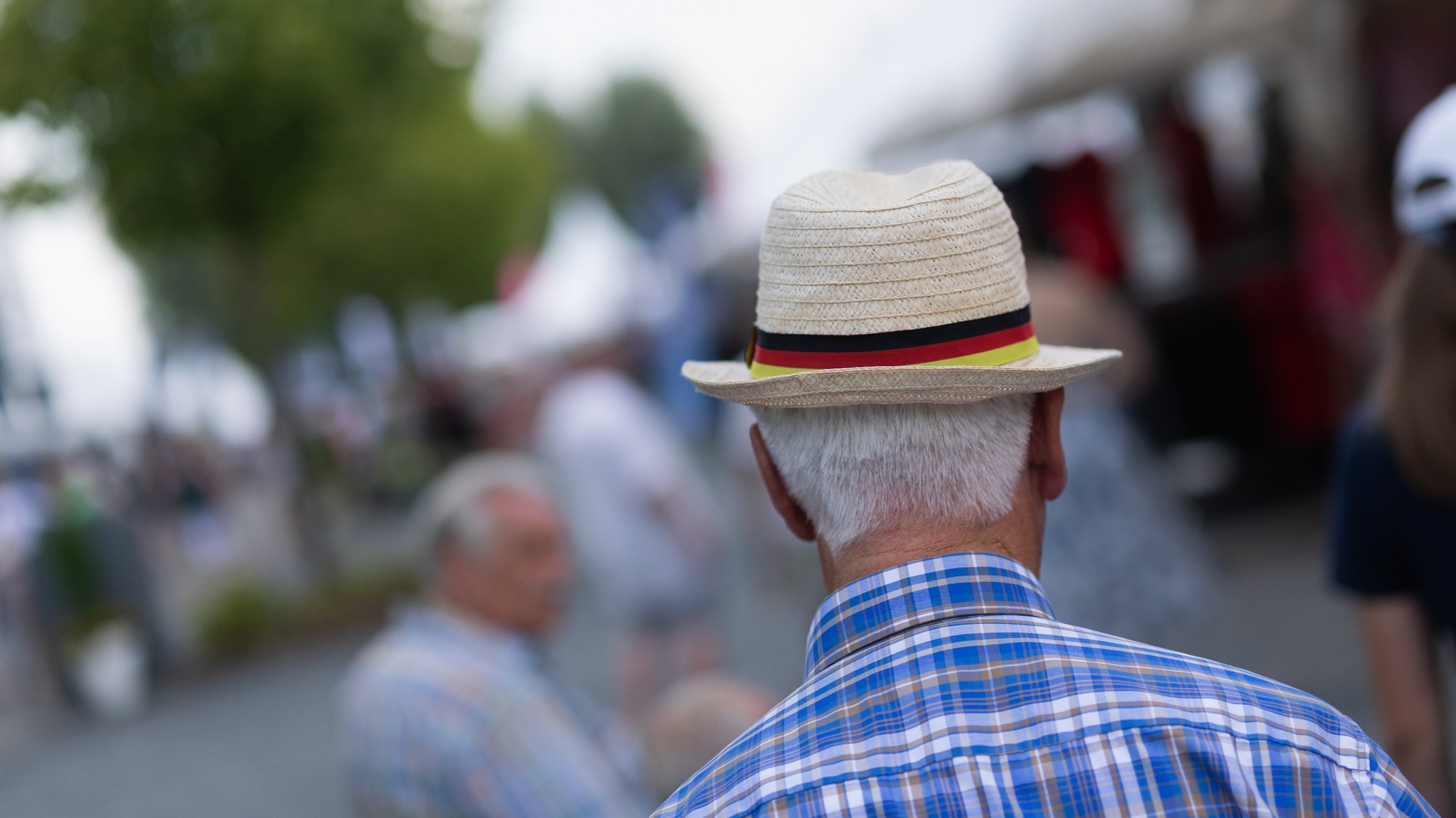 "Boomer-Soli" - Sollten reiche Rentner für ärmere zahlen? | Bild: picture alliance/dpa | Rolf Vennenbernd "Boomer-Soli" - Sollten reiche Rentner für ärmere zahlen?