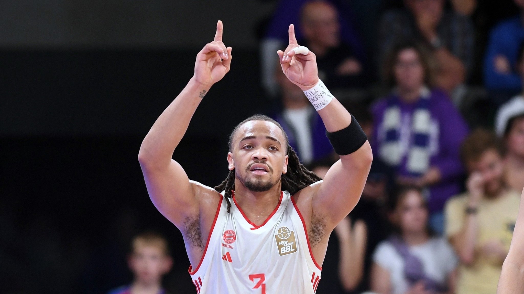 Freude bei Carsen Edwards