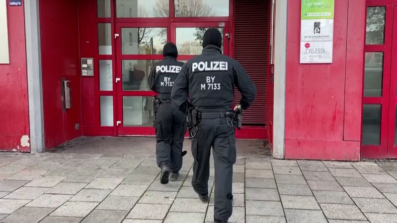 In mehreren Bundesländern hat es am frühen Morgen eine Razzia gegen das "Islamische Zentrum Hamburg" gegeben, auch in Bayern.