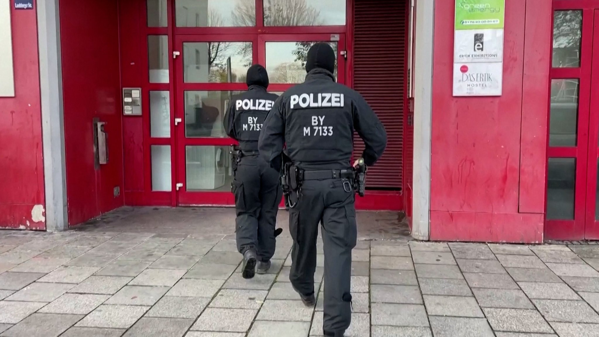 In mehreren Bundesländern hat es am frühen Morgen eine Razzia gegen das "Islamische Zentrum Hamburg" gegeben, auch in Bayern.