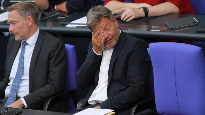08.09.2023, Christian Lindner und Robert Habeck im Bundestag bei der Debatte über das sogenannte Heizungsgesetz | Bild: picture alliance / dts-Agentur 08.09.2023, Christian Lindner und Robert Habeck im Bundestag bei der Debatte über das sogenannte Heizungsgesetz