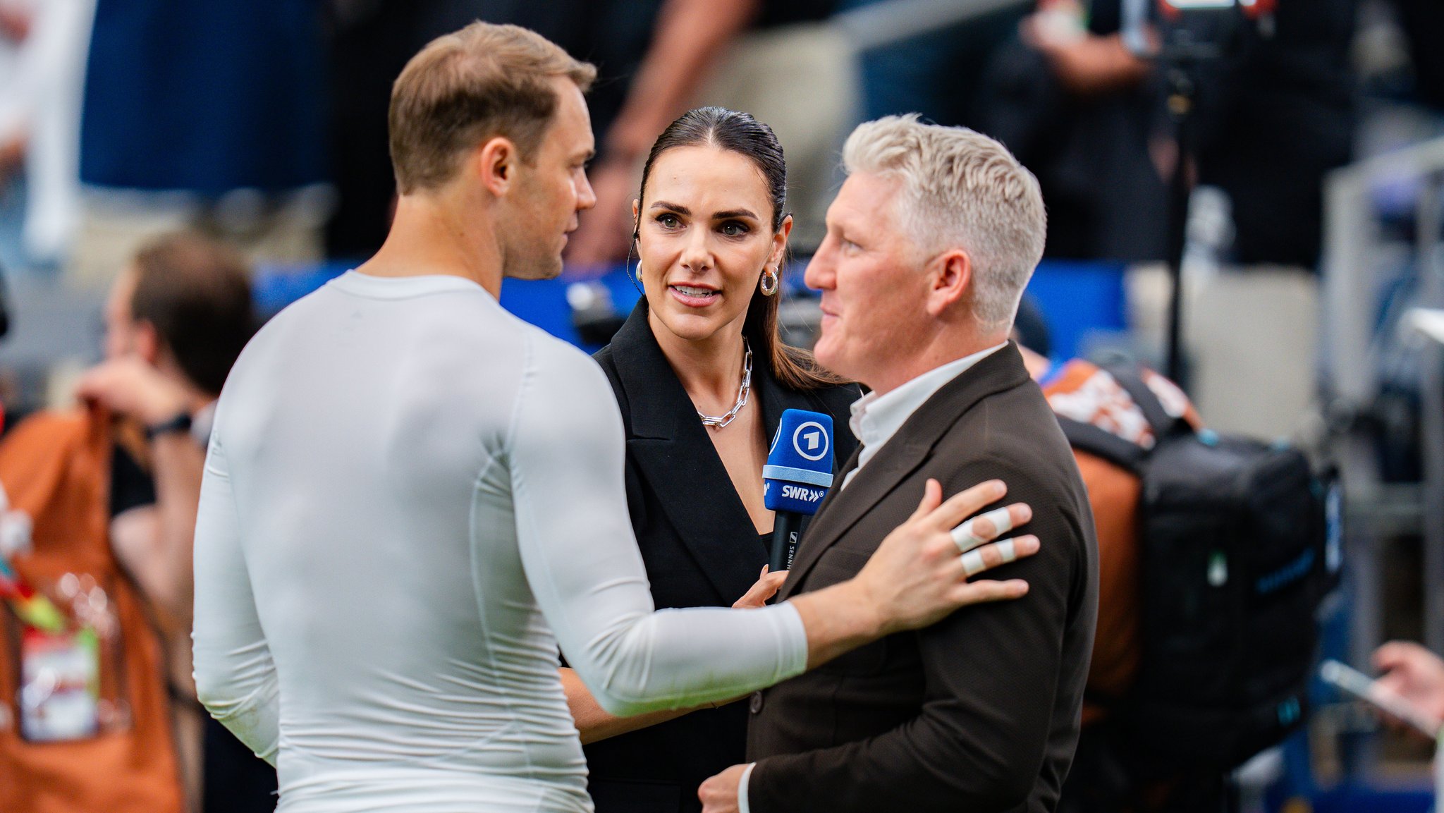 Manuel Neuer (Deutschland) bei Bastian Schweinsteiger und Esther Sedlaczek