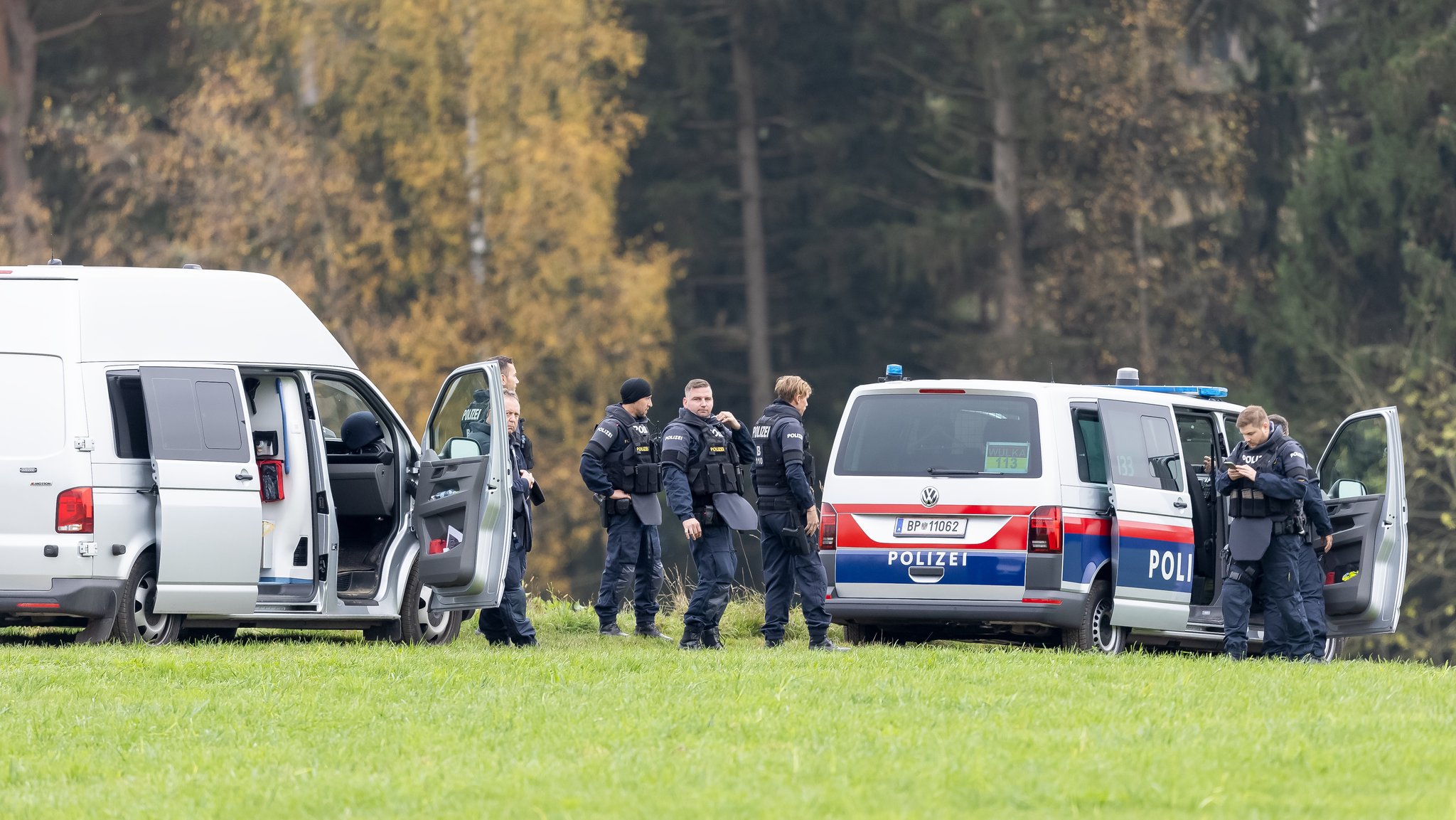 Der gesuchte Verdächtige, der am Montag zwei Menschen erschossen haben soll, ist tot. 