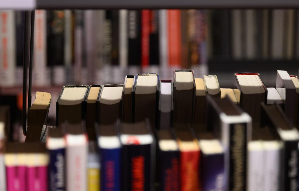 Bücherregal (Symbolbild)