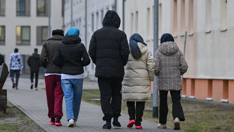 Der Deutsche Landkreistag will alle Asylbewerber in Deutschland zur Arbeit verpflichten.  | Bild:dpa-bildfunk/Patrick Pleul