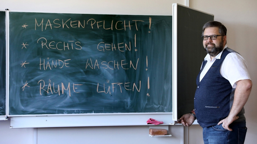 Vorbereitungen auf den Schulstart | Bild: dpa-Bildfunk/Bernd Wüstneck Vorbereitungen auf den Schulstart