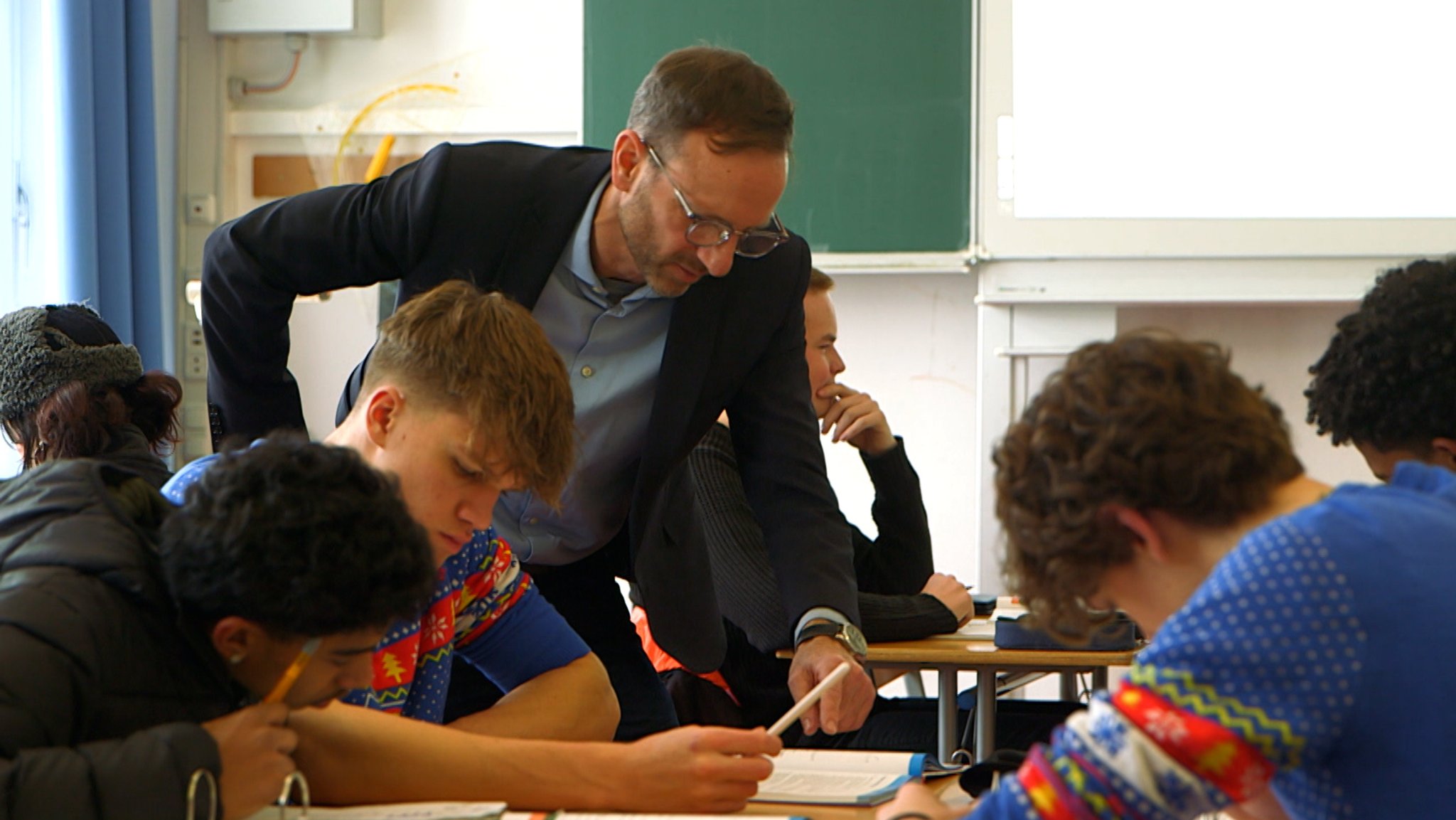 Deutsche Schülerinnen und Schüler haben bei der internationalen Pisa-Studie so schlecht abgeschnitten wie noch nie. 