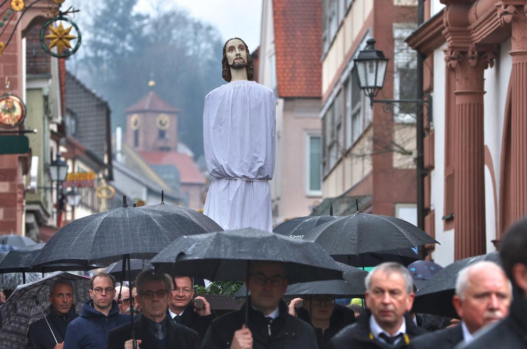 Karfreitag Christen in Bayern erinnern an Jesu Leidensweg BR24
