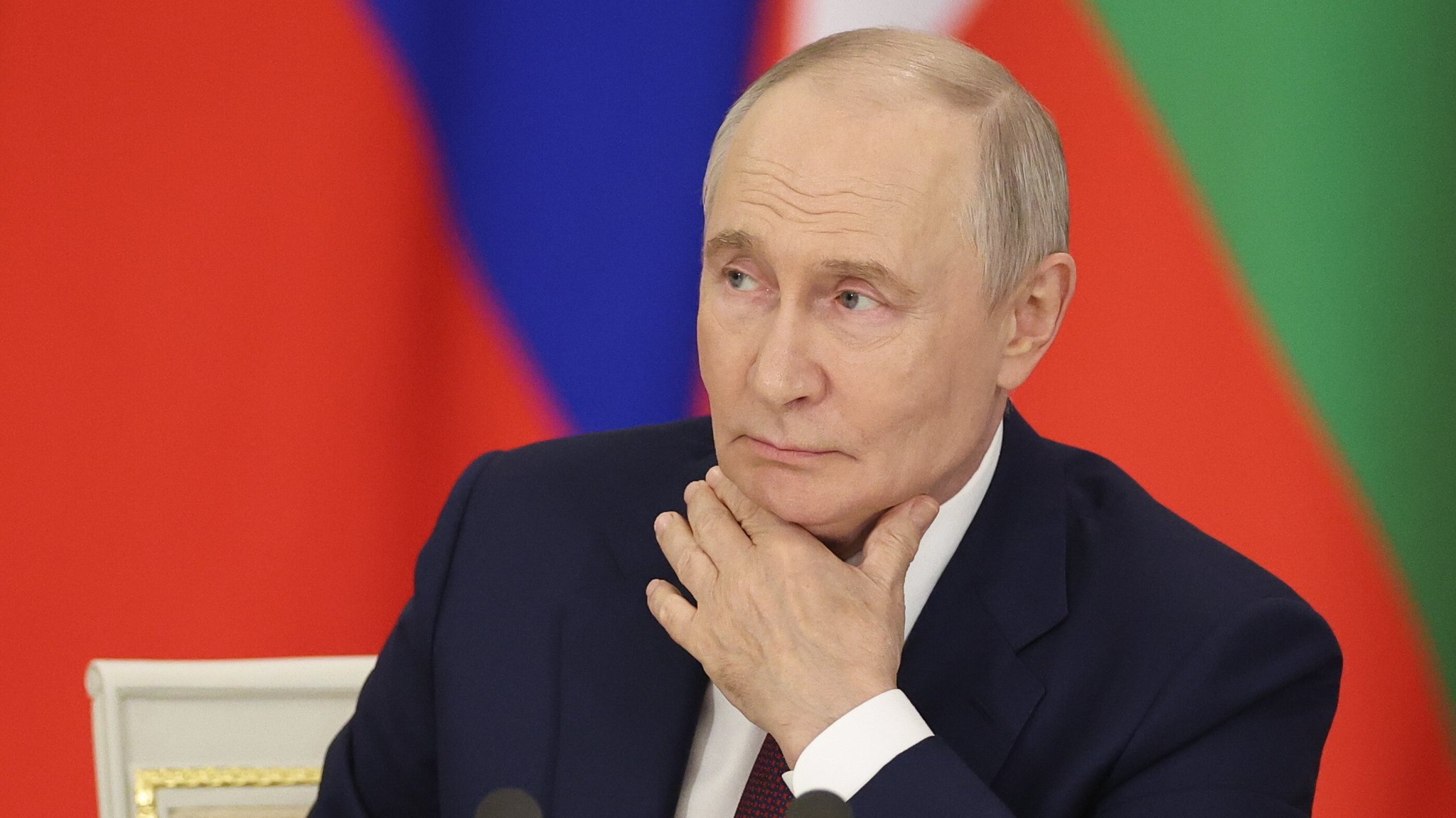 "Die Schwächsten ertrinken": Muss Putin Bargeld-Panik fürchten?