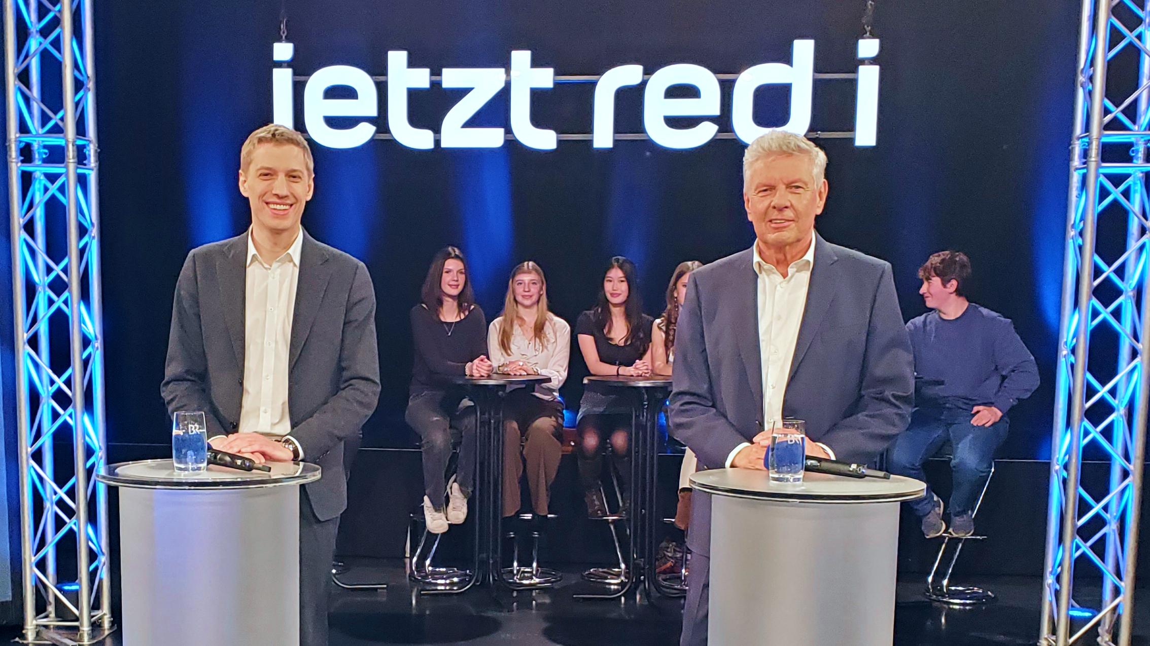 Bleibt Dieter Reiter Oberbürgermeister von München oder gelingt dem Grünen Dominik Krause die Sensation? Was sind die Pläne der beiden Politiker für die Landeshauptstadt? Unterschiede gibt es beispielsweise in der Verkehrspolitik. In der jetzt red i-Arena stellen sie sich den Fragen der Bürgerinnen und Bürger.