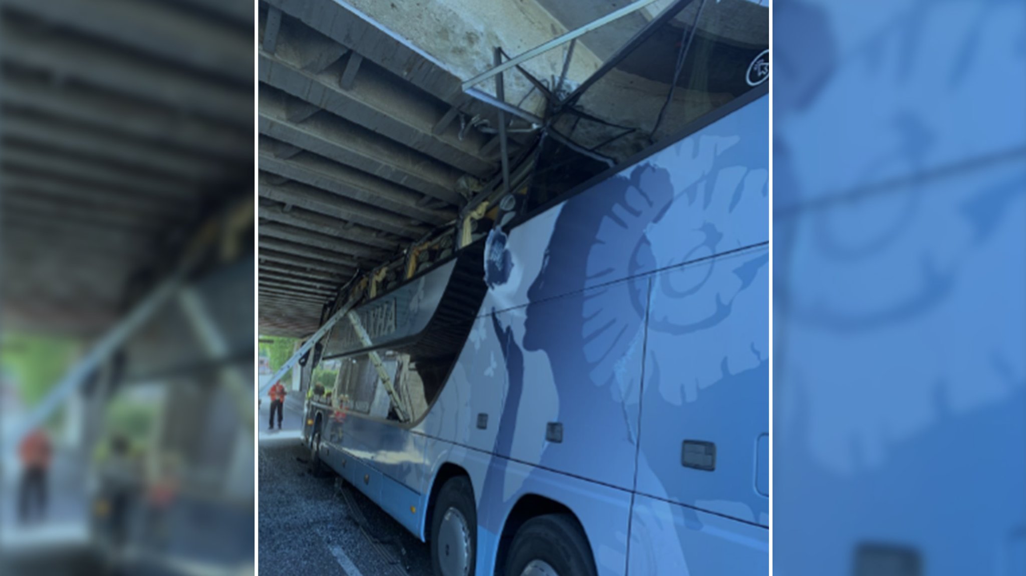 Ein blauer Doppeldeckerbus steckt in einer Unterführung fest. | Bild: Berufsfeuerwehr Augsburg Ein blauer Doppeldeckerbus steckt in einer Unterführung fest.