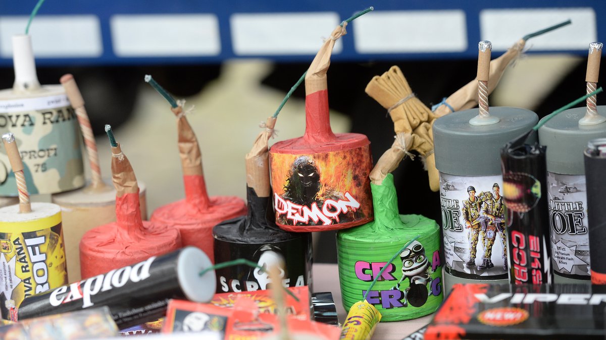 Sprengstoff-Handel: 35 Kilo Pyrotechnik bei Schülern entdeckt