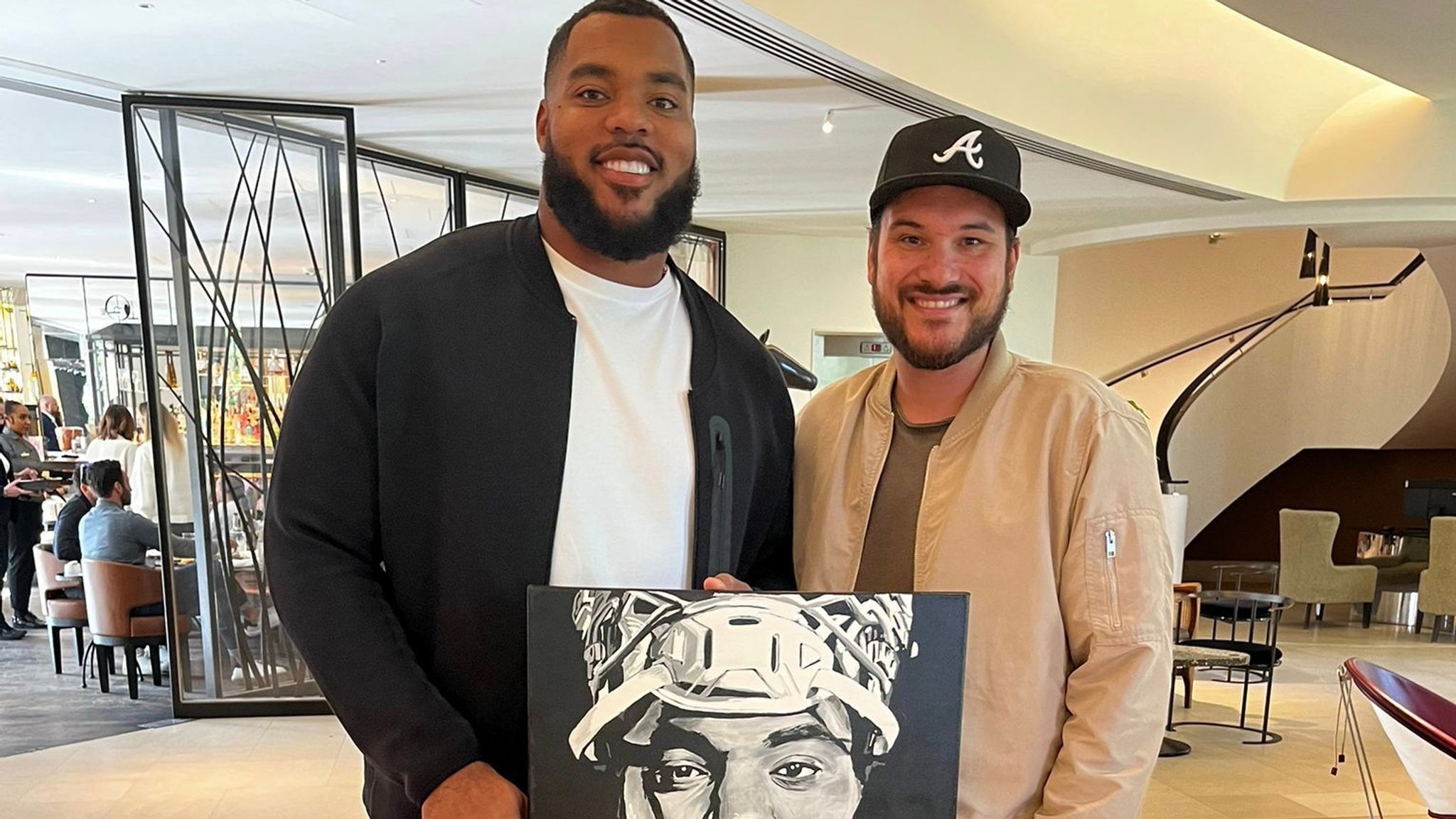 Marco Guadalupe (rechts) mit einem seiner Kunden: NFL-Profi Jeffery Simmons, Defensive End der Tennessee Titans.