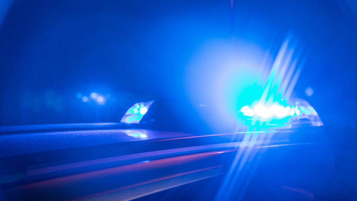 Blaulicht auf Polizeiauto (Symbolbild).