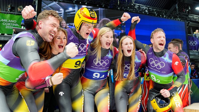 Die deutsche Staffel im Rennrodeln | Bild: picture alliance Die deutsche Staffel im Rennrodeln