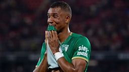 Enttäuschung bei Felix Uduokhai vom FC Augsburg nach dem 0:2 beim SC Freiburg | Bild:picture-alliance/dpa