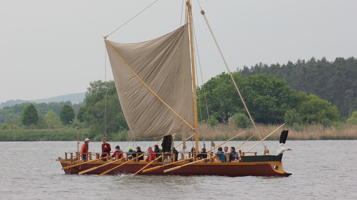 Neues Römerboot der Uni Erlangen-Nürnberg auf dem Altmühlsee