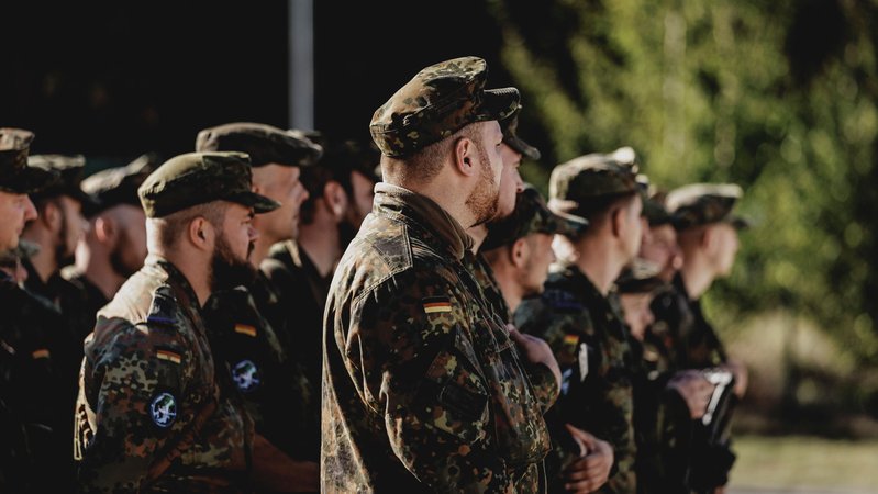Bundeswehrsoldaten in der Oberlausitz | Bild: picture alliance / photothek.de | Florian Gaertner Bundeswehrsoldaten in der Oberlausitz