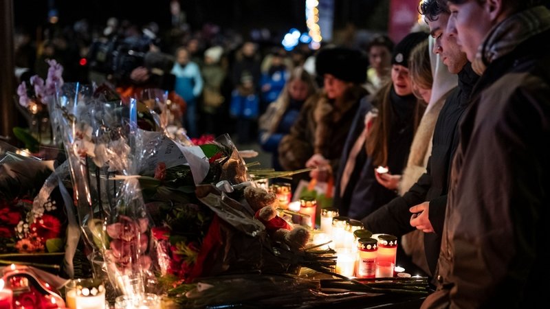 Brand-Katastrophe von Crans-Montana: Herausforderungen bei der Identifizierung der Opfer | Bild: dpa-Bildfunk/Alessandro Della Brand-Katastrophe von Crans-Montana: Herausforderungen bei der Identifizierung der Opfer