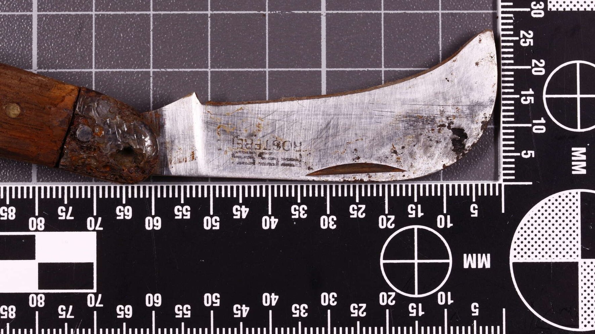 Das Messer wurde im Zuge der Ermittlungen im "Cold Case" Klaus Berninger in der Nähe des Tatortes gefunden. Jetzt hofft die Polizei auf Hinweise.