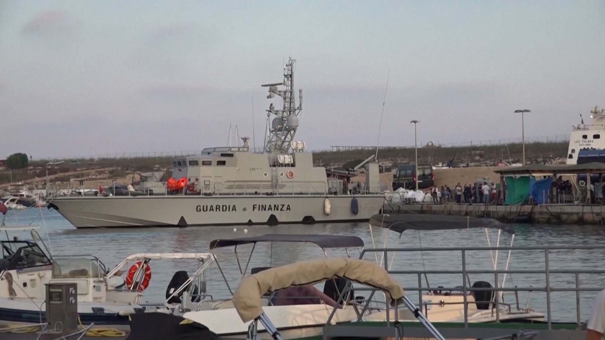 Bei einem Bootsunglück vor Lampedusa sind mindestens 26 Migranten gestorben. 