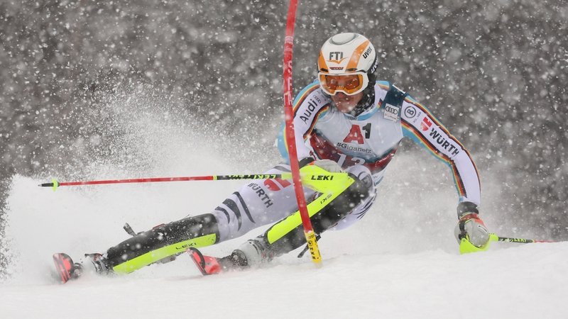 Linus Straßer beim Slalom in Kitzbühel