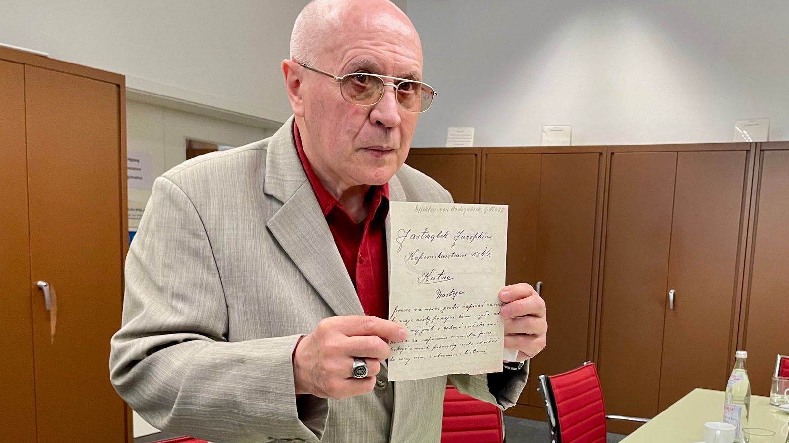 80 years too late: Farewell letters from death row handed over
