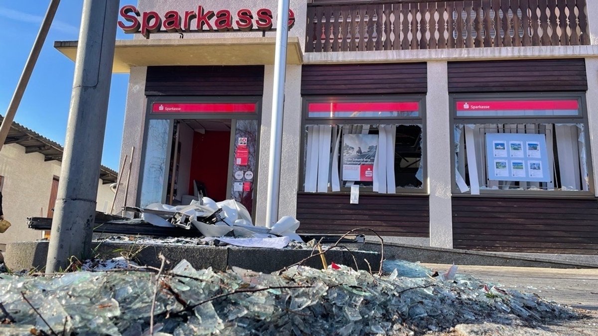 Bande soll mindestens 90 Geldautomaten gesprengt haben